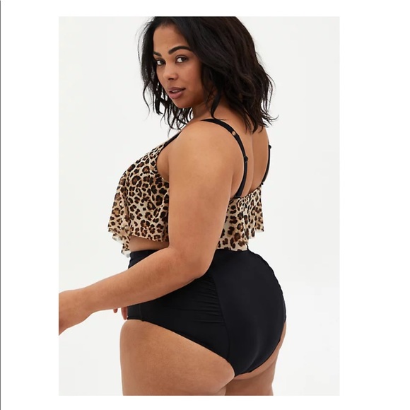 NWT TORRID LEOPARD WIRELESS V-FLOUNCE BIKINI TOP ROUCHED BOTTOM - Picture 2 of 10